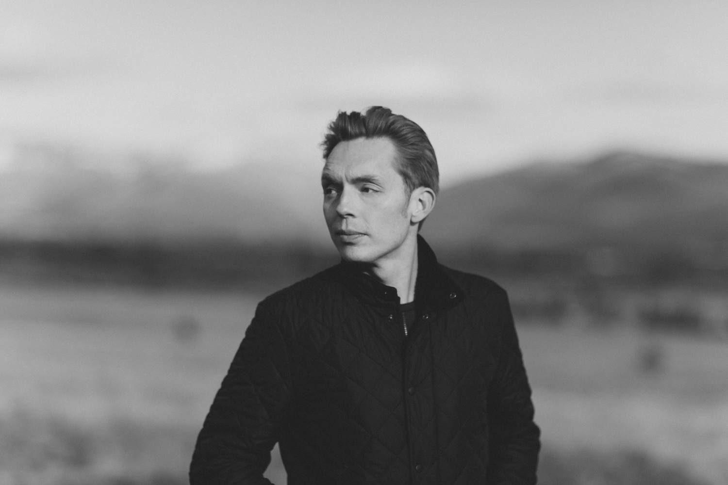 Joshua 亚博是黑台子吗Fields Millburn, Joshua Weaver拍摄